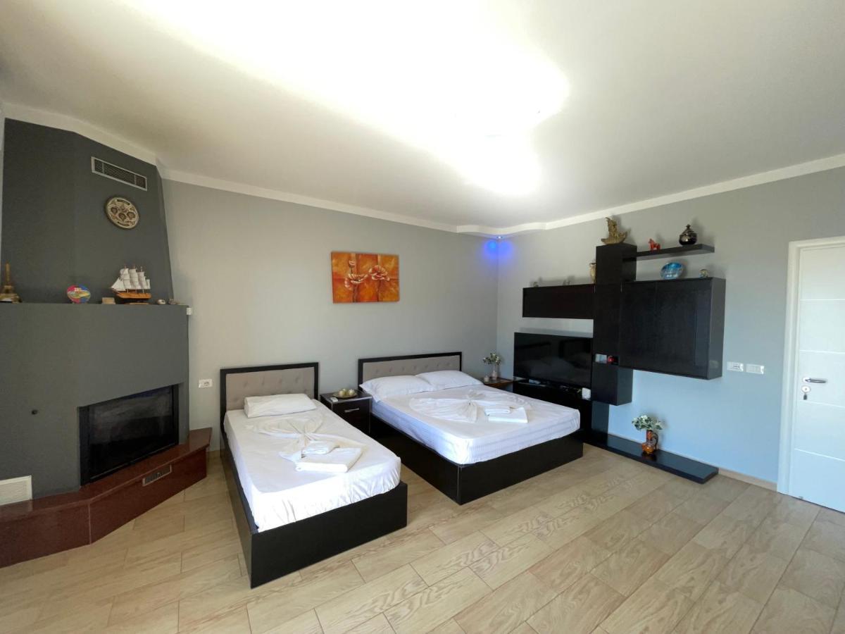 Villa Xhevdet Sarandë Exterior foto