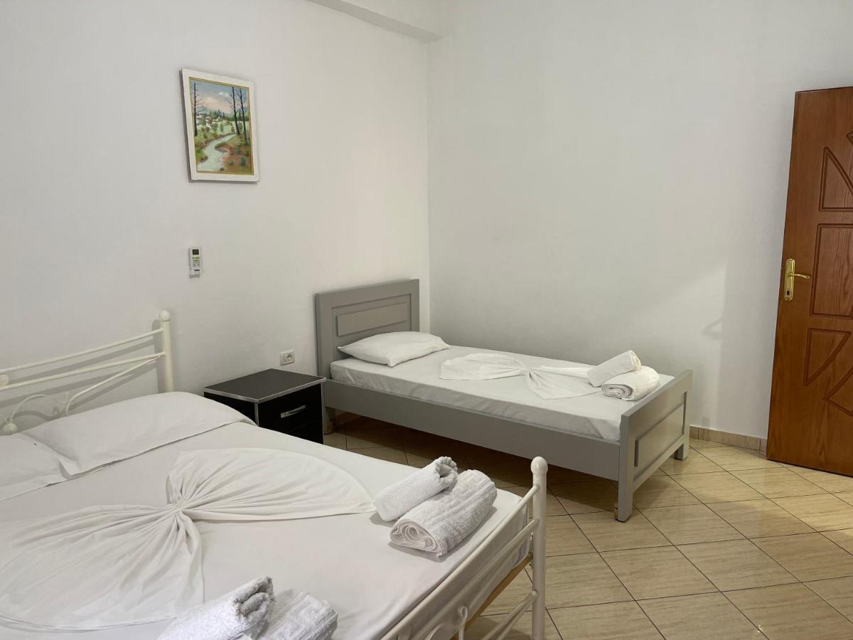 Villa Xhevdet Sarandë Exterior foto