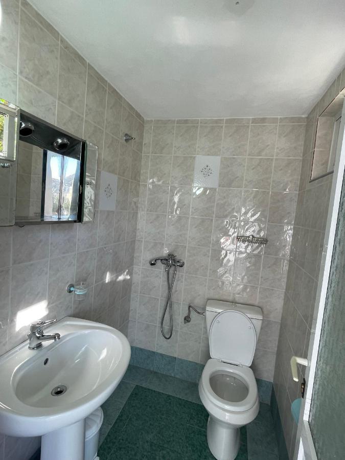 Villa Xhevdet Sarandë Exterior foto
